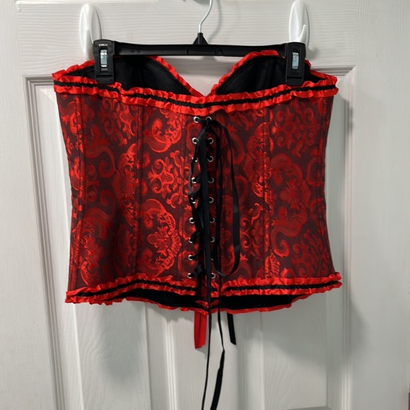 2XL Red and Black corset - Picture 2 of 4